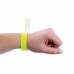 Pulseira de identificação fluorescente